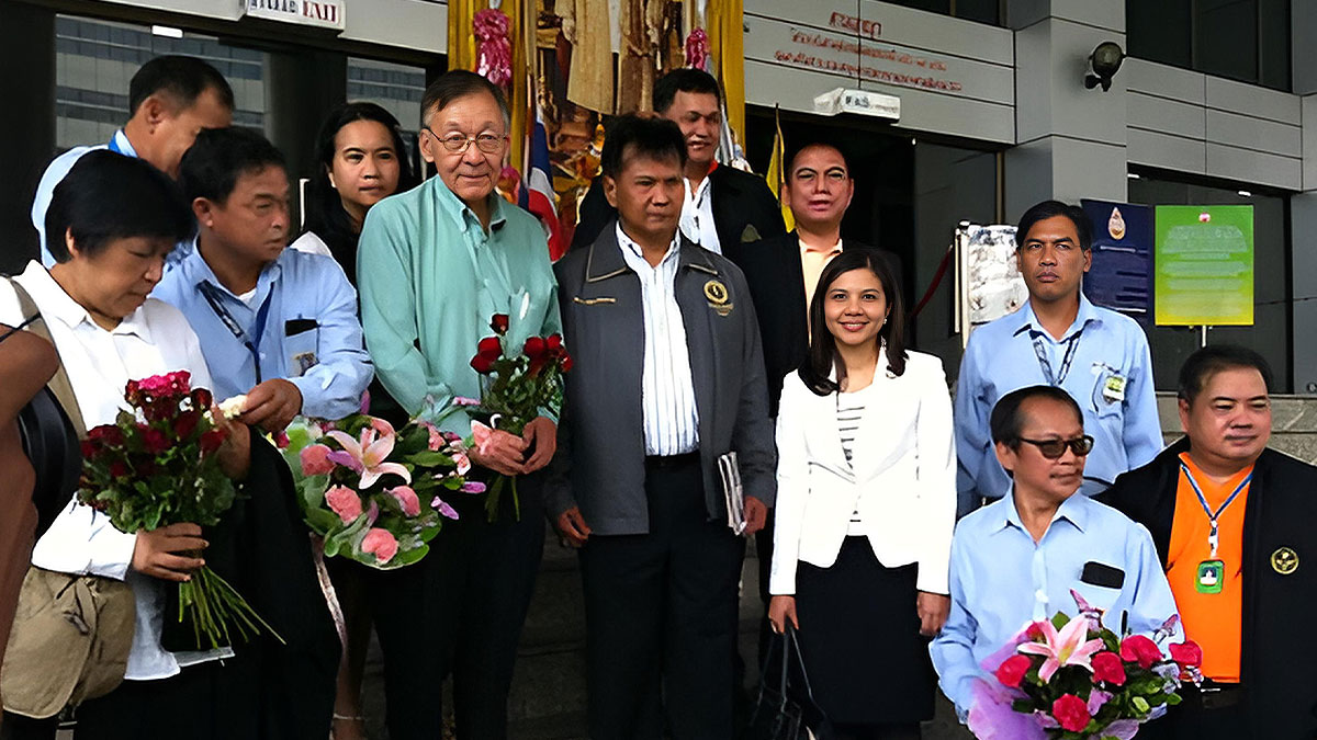 จอน อึ้งภากรณ์