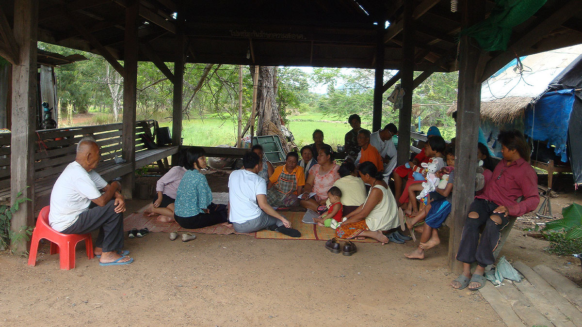 ชาวดงใหญ่ โนนดินแดง